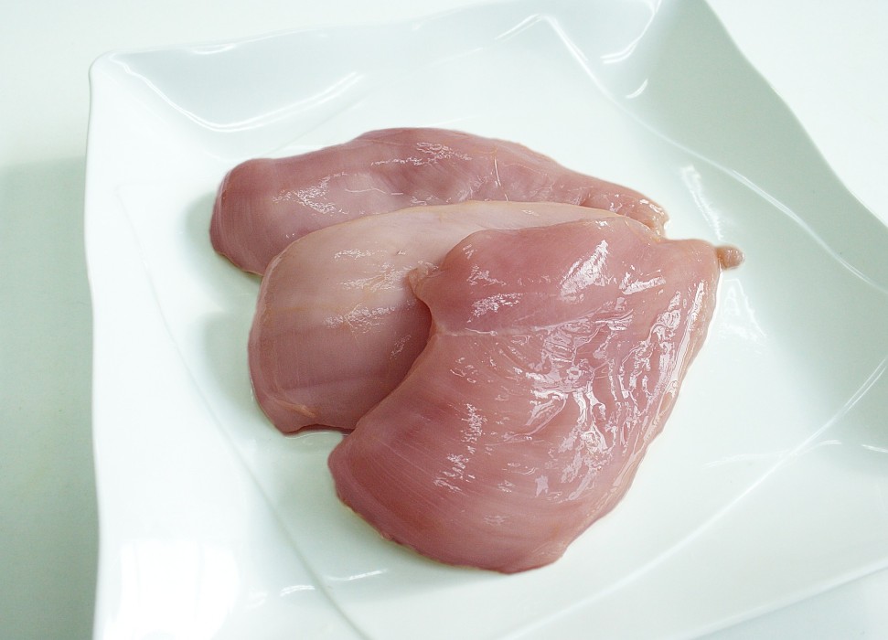 Hähnchenbrustfleisch auf einem Teller